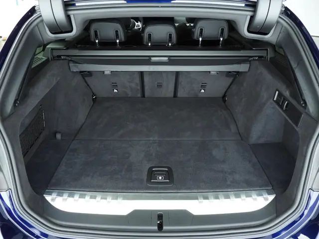 BMW 3 Serie Touring 330e xDrive 2024 Hybride Benzine 9