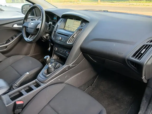 Ford Focus 1.0 Lease Edition, Start moeilijk 2017 Benzine 11