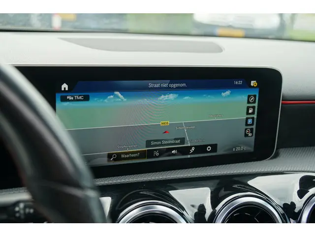 Mercedes-Benz A-Klasse 180 AMG Line 2020 Benzine 28