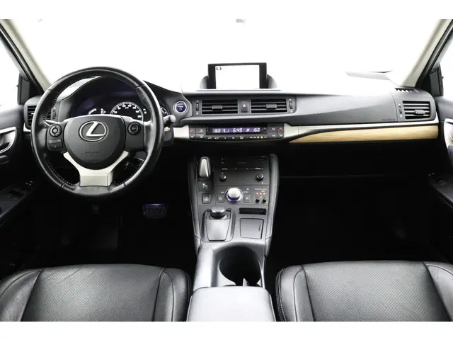 Lexus CT 200h 25th Edition 2015 Hybride Benzine 4