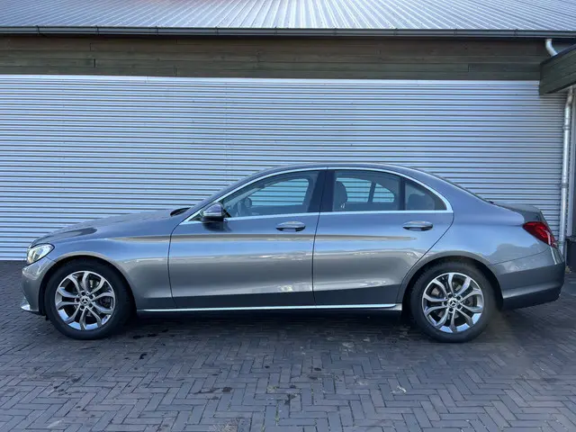 Mercedes-Benz C-Klasse 180 Premium Plus 2018 Benzine 4
