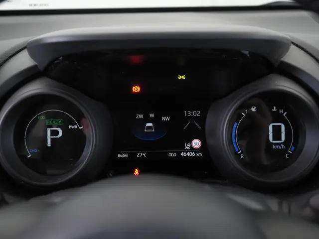 Toyota Yaris 1.5 Hybrid Dynamic 2021 Hybride Benzine 31