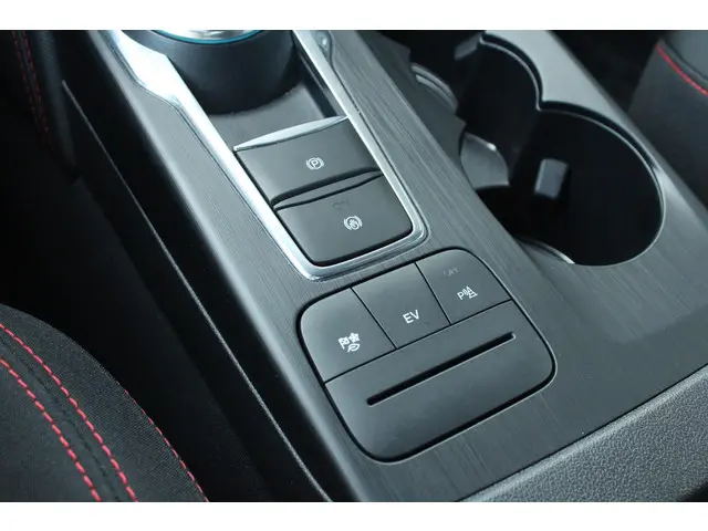 Ford Kuga 2.5 PHEV ST-Line 2024 Hybride Benzine 26