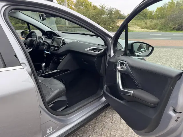 Peugeot 2008 1.2 PureTech GT-line 2019 Benzine 17