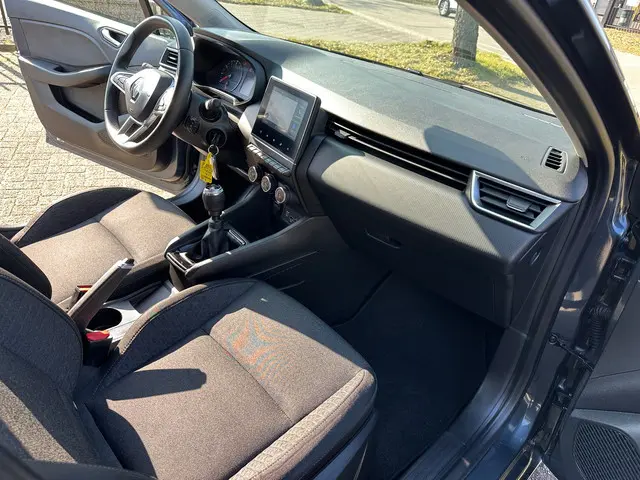 Renault Clio 1.0 TCe Intens 2022 Benzine 17