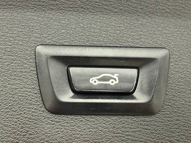 BMW X1 sDrive20i High Executive 2017 Benzine 26