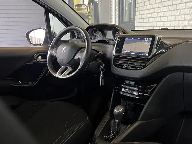 Peugeot 208 1.2 PureTech Allure 2018 Benzine 22