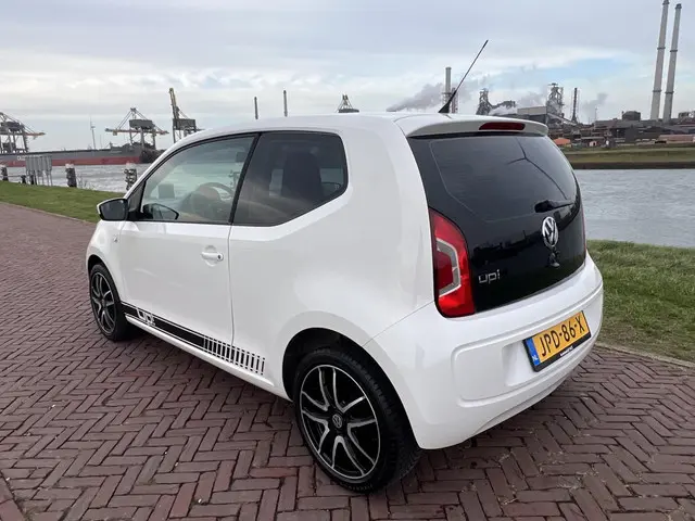 Volkswagen up! High Up! 2014 Benzine 7