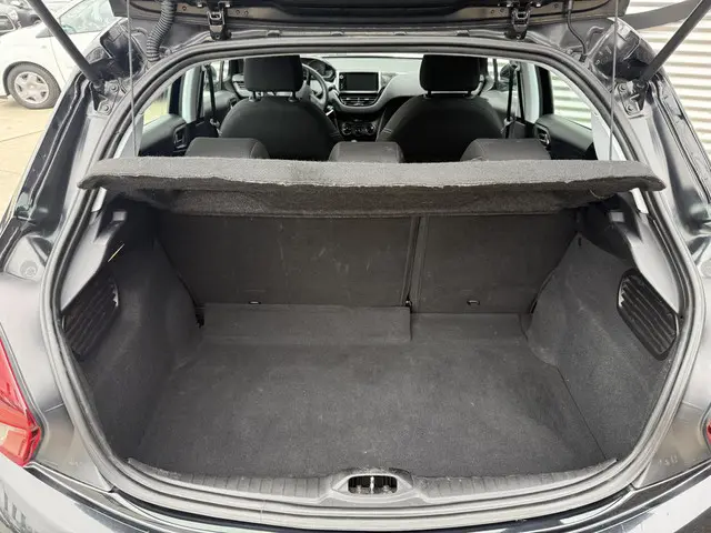 Peugeot 208 1.2 PureTech Blue Lion 2017 Benzine 31