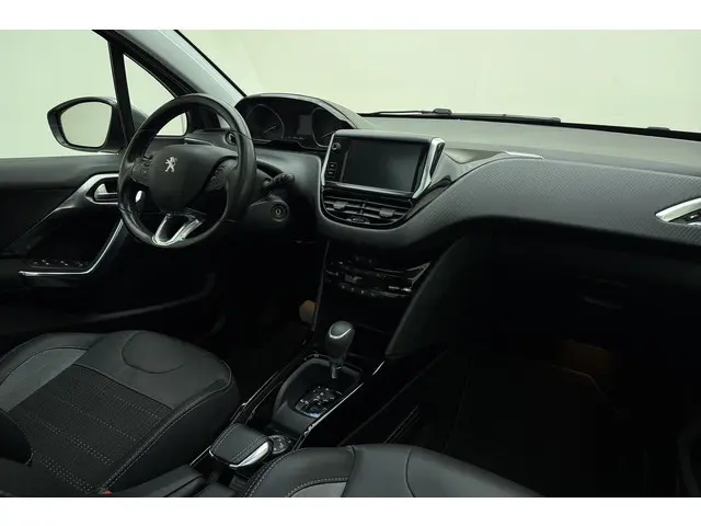 Peugeot 2008 1.2 PureTech Allure 2017 Benzine 16