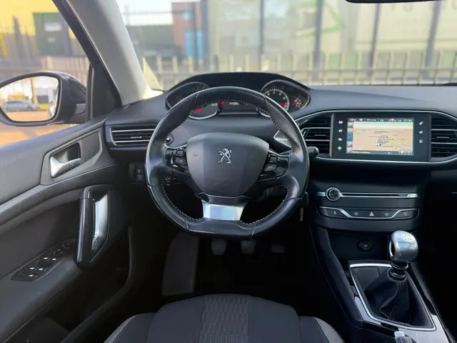 Peugeot 308 1.2 PureTech Style 2016 Benzine 15