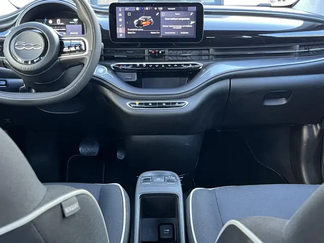 Fiat 500 42 kWh 2023 Elektrisch 47