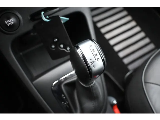 Renault Captur TCe 150 EDC Initiale Paris 2019 Benzine 22