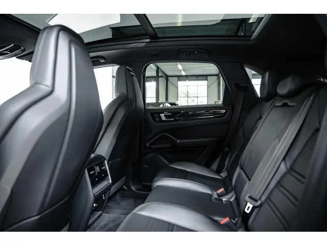 Porsche Cayenne 3.0 E-Hybrid 2021 Hybride Benzine 36