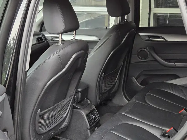 BMW X1 xDrive25e eDrive Edition 2021 Hybride Benzine 7