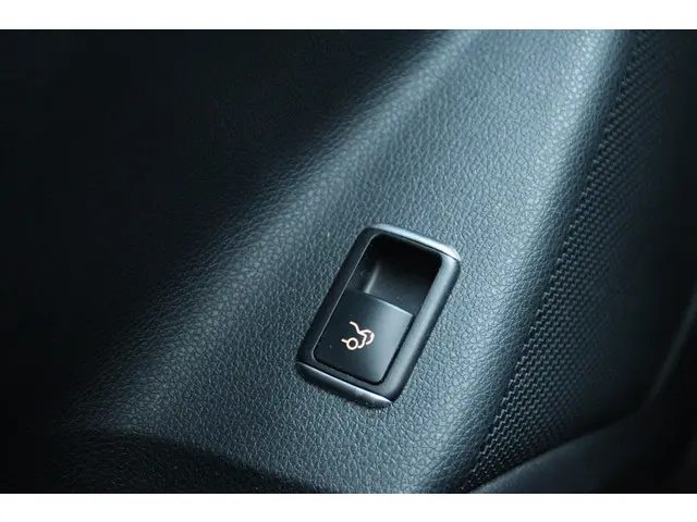 Mercedes-Benz CLA 250 PRESTIGE AMG 2013 Benzine 25