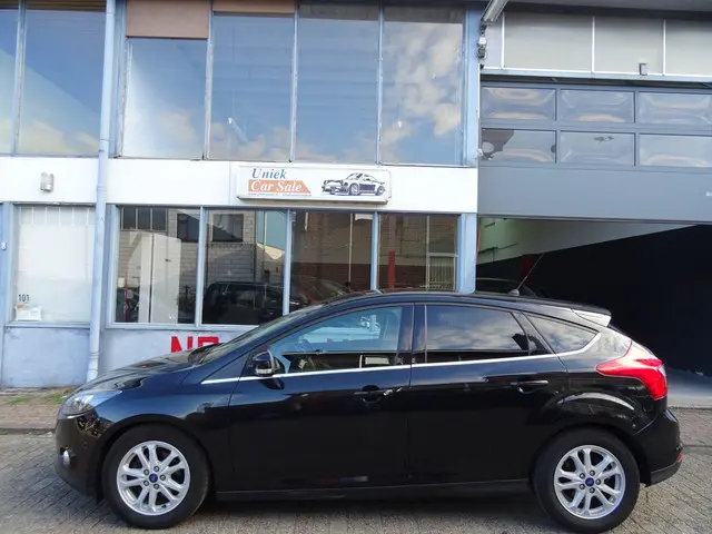 Ford Focus 1.0 EcoBoost Titanium 2014 Benzine 2