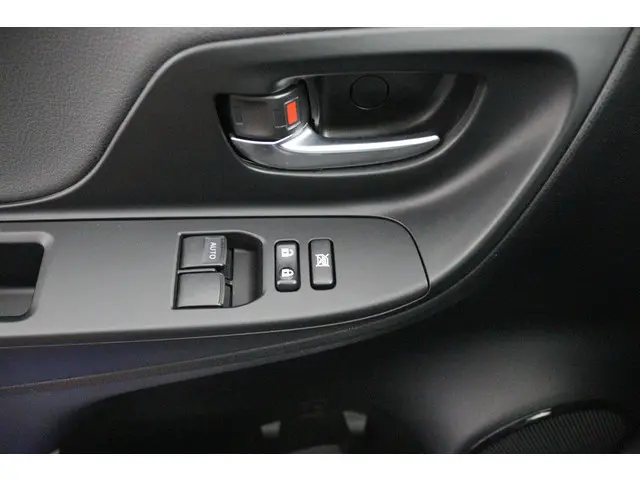 Toyota Yaris 1.5 Hybrid Design 2018 Hybride Benzine 29