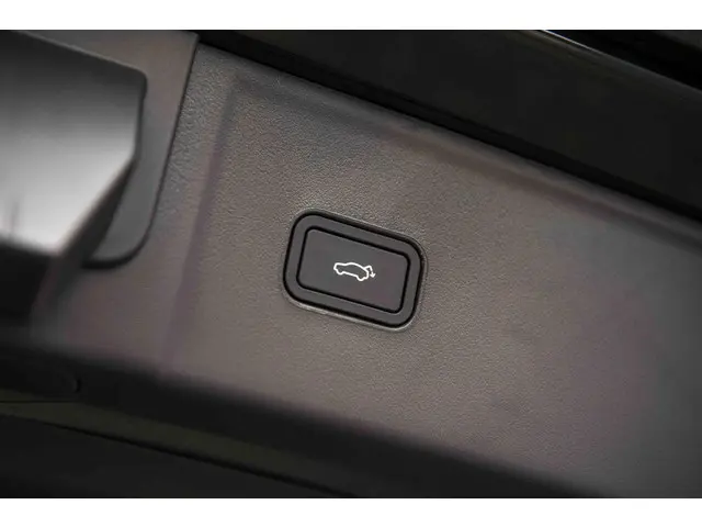 Lynk & Co 08 1.5 More 2026 Hybride Benzine 32