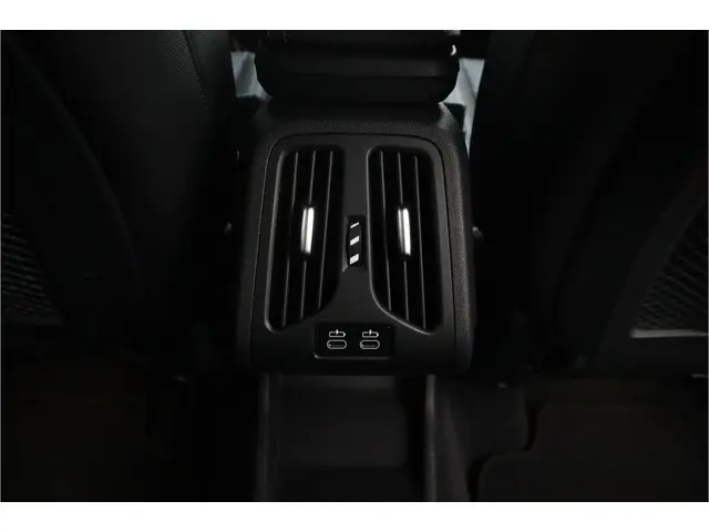 BMW X1 sDrive18i 2023 Benzine 54