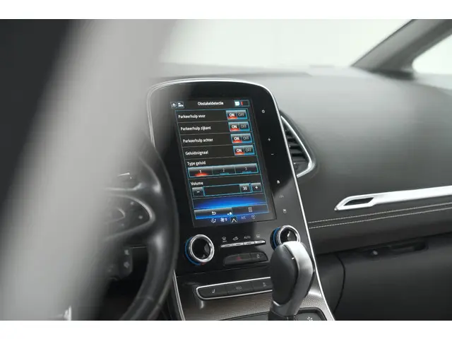 Renault Scénic TCe 140 EDC Bose 2021 Benzine 72