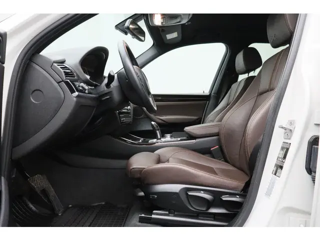 BMW X3 sDrive20i High Executive 2016 Benzine 12