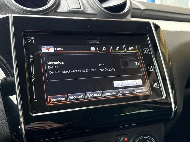 Suzuki Swift 1.2 Select Smart Hybrid 2020 Benzine 26