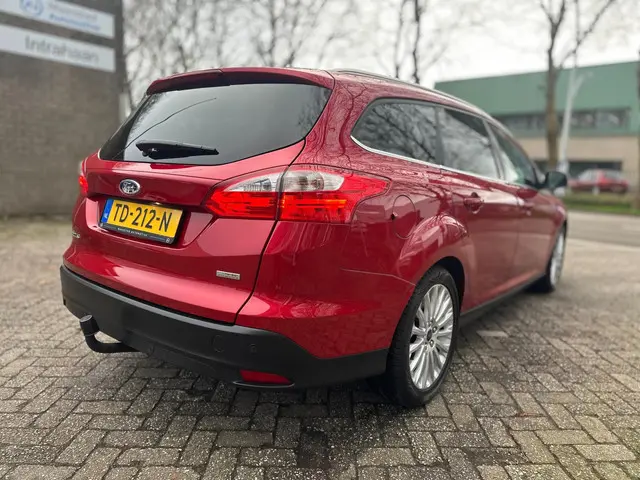 Ford Focus Wagon 1.0 EcoBoost Titanium 2013 Benzine 4