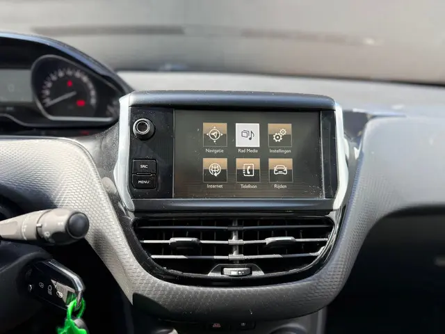 Peugeot 2008 1.2 PureTech Blue Lion 2016 Benzine 47