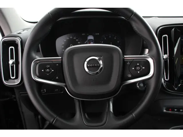 Volvo XC40 1.5 T3 163 pk Automaat Momentum 2021 Benzine 13