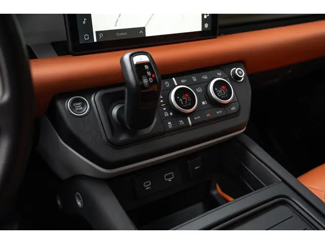 Land Rover Defender 3.0 P400 110 MHEV S 2021 Benzine 15