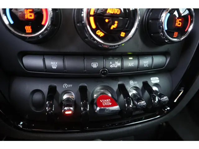 MINI Clubman Cooper 2022 Benzine 16