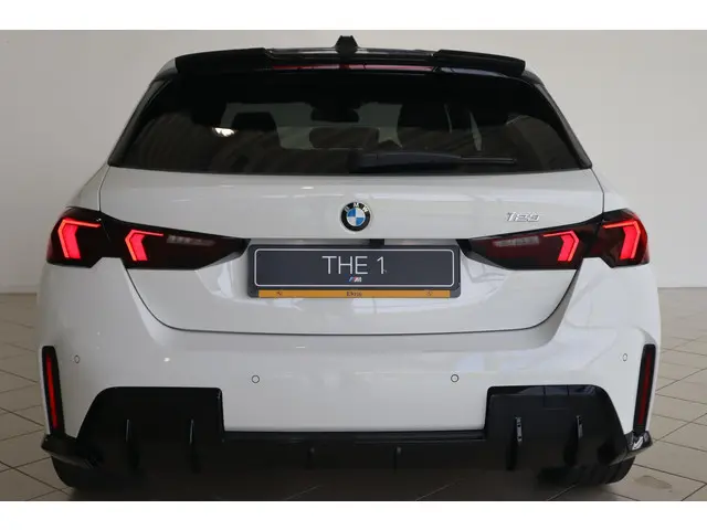 BMW 1 Serie 123 xDrive 5-deurs 2025 Benzine 5
