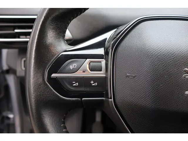 Peugeot 5008 1.2 Active 2021 Benzine 24