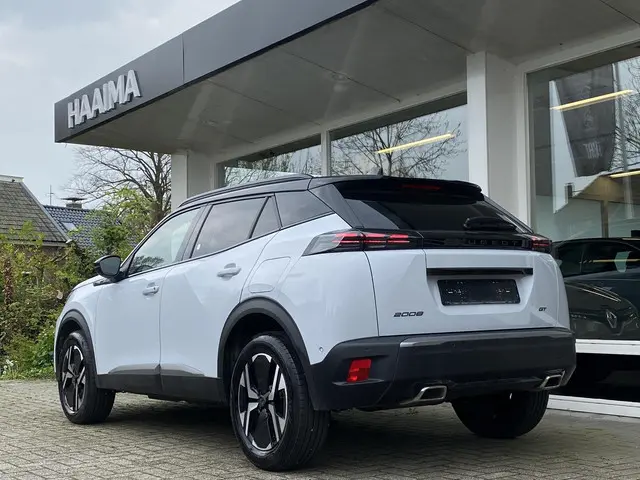 Peugeot 2008 1.2T 130pk Automaat GT 2023 Benzine 4
