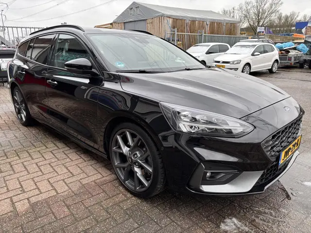Ford Focus Wagon 2.3 EcoBoost ST-3 2020 Benzine 8