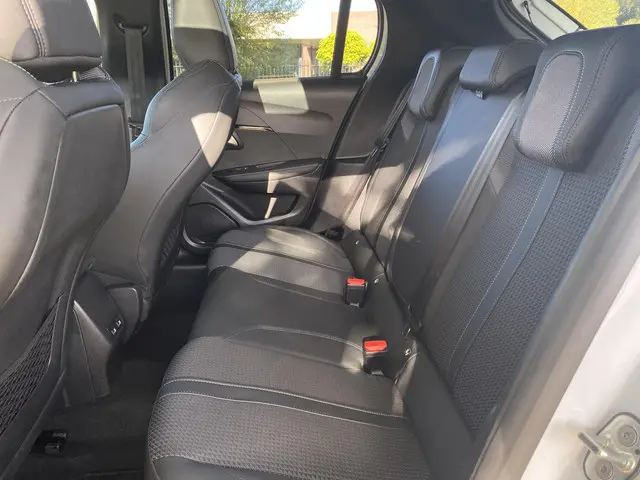 Peugeot 208 1.2 PureTech GT 2023 Benzine 10