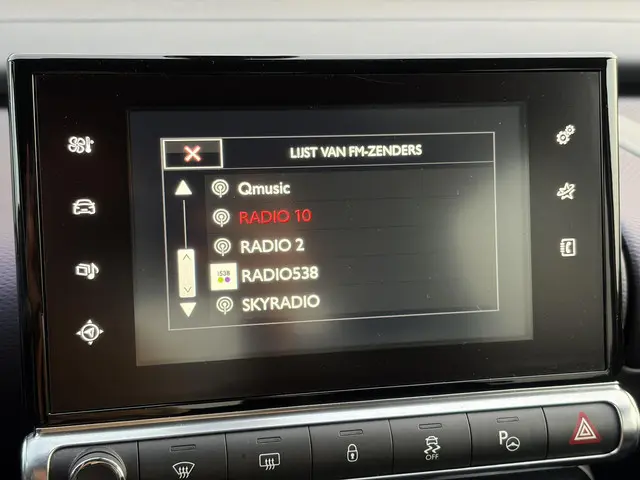 Citroën C4 Cactus 1.2 PureTech Shine 2015 Benzine 18