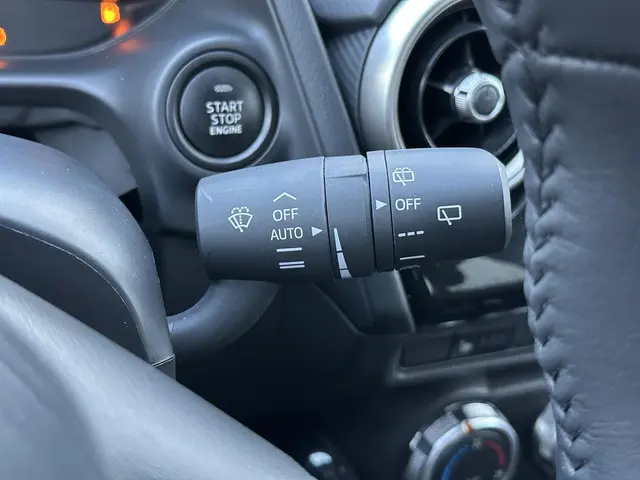 Mazda 2 1.5 Skyactiv-G Luxury 2023 Benzine 38