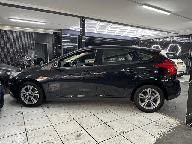 Ford Focus 1.0 EcoBoost Edition 2014 Benzine 6