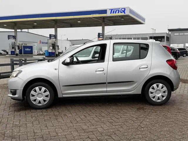 Dacia Sandero 0.9 TCe Lauréate 12/2013 Navi 2013 Benzine 11