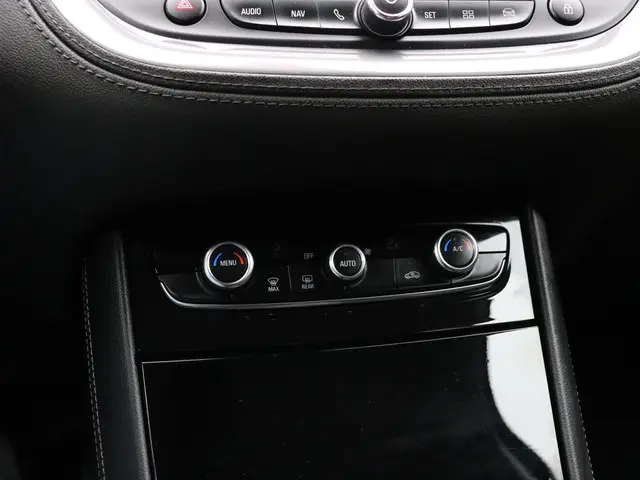 Opel Grandland X 1.2 Turbo Innovation 2018 Benzine 23