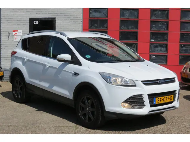Ford Kuga 1.5 Trend , AIRCO , NAVI , LM VELG 2016 Benzine 23