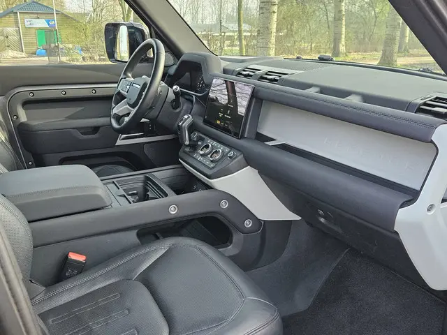 Land Rover Defender 110 2.0 P400e 2021 Hybride Benzine 12