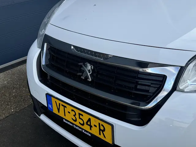 Peugeot Partner 120 1.6 BlueHDi 100 L1 XR 2016 Diesel 12