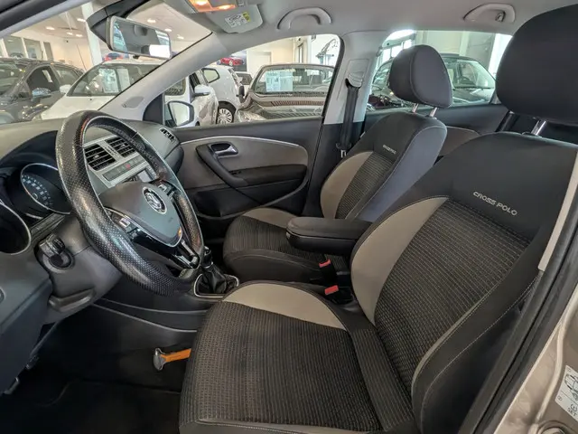 Volkswagen Polo 1.2 TSI Cross 2017 Benzine 6