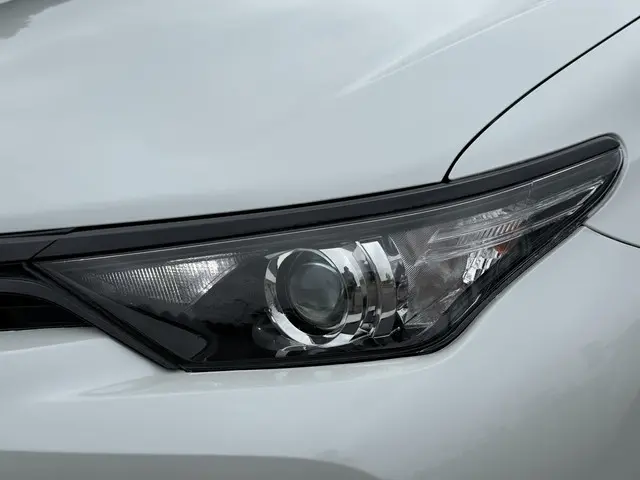 Toyota Auris 1.8 Hybrid Dynamic Go 2018 Hybride Benzine 27