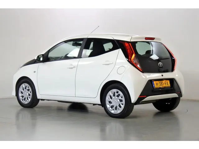Toyota Aygo 1.0 VVT-i X-play 2020 Benzine 28
