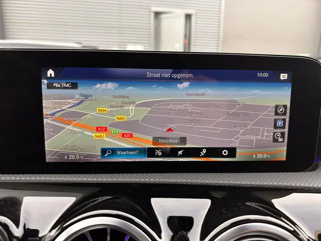 Mercedes-Benz CLA 180 Luxury Line 2022 Benzine 11