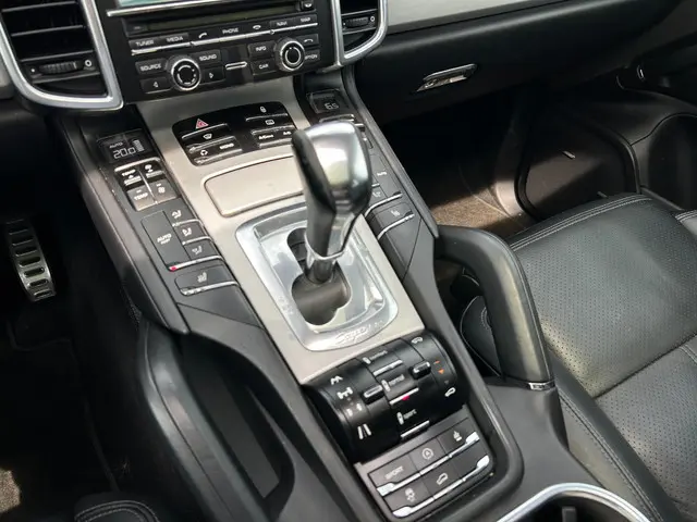 Porsche Cayenne 4.8 GTS panorama 22 inch 2013 Benzine 13